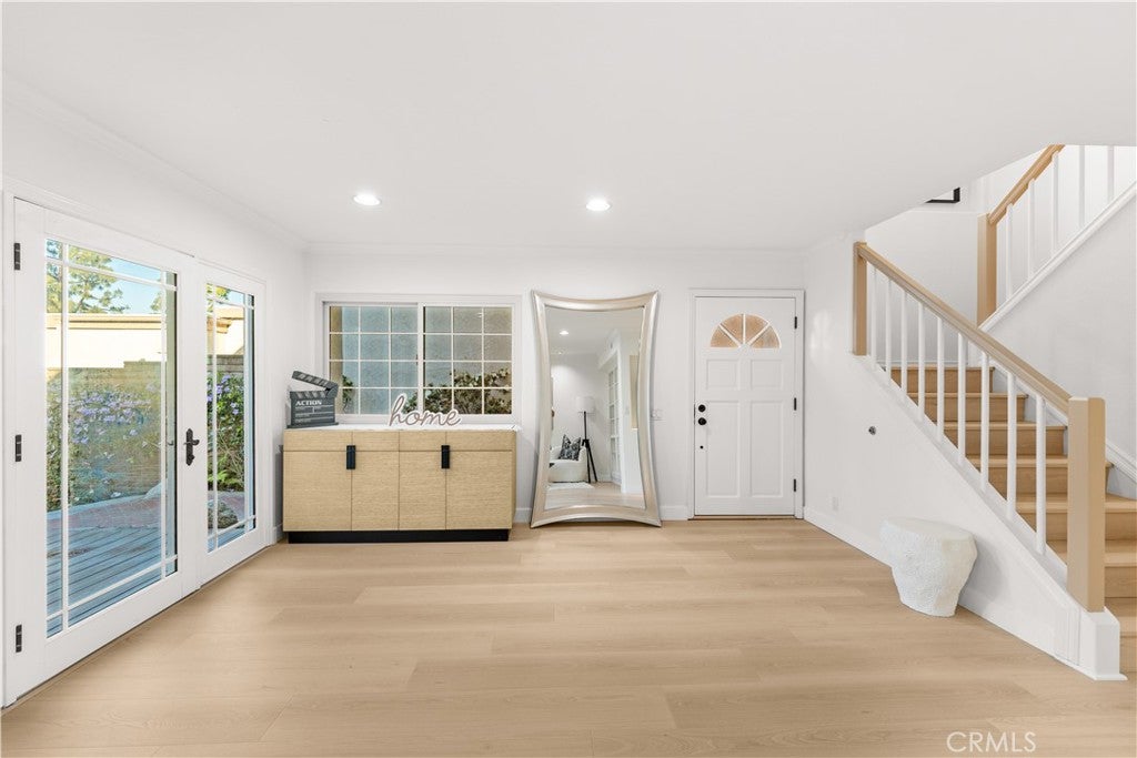 54 Willow Tree Ln