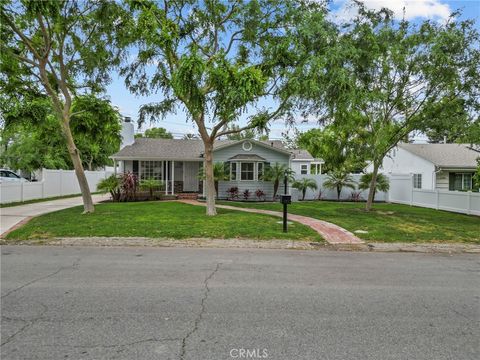 22907 Leonora Woodland Hills CA 91367