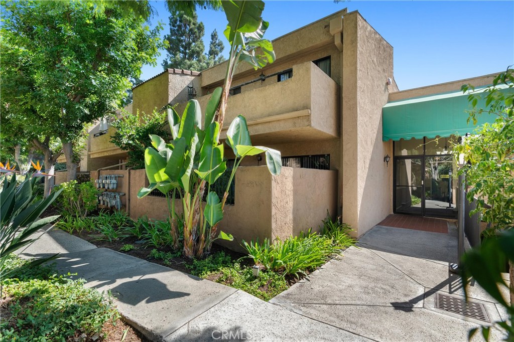 4788 Lakeview 48