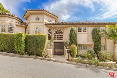 Photo of 1922 Bel Air Road, Los Angeles, CA 90077 (MLS # 26646107)
