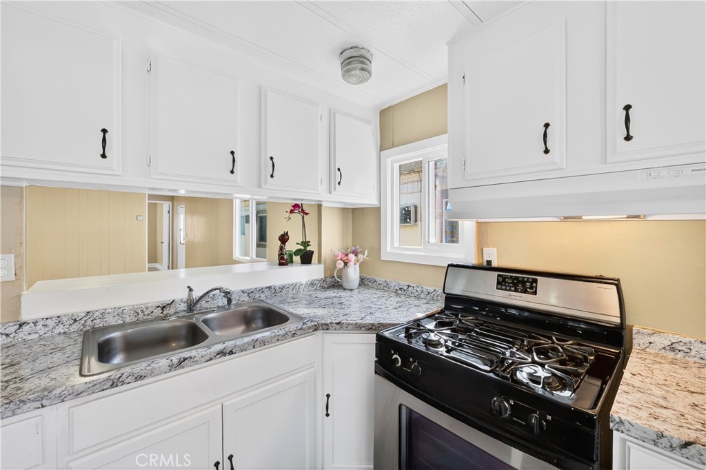 6656 E Rosecrans N12