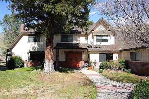 Photo of 132 Rio Del Loma St, Kernville, CA 93238 (MLS # BB26118576)