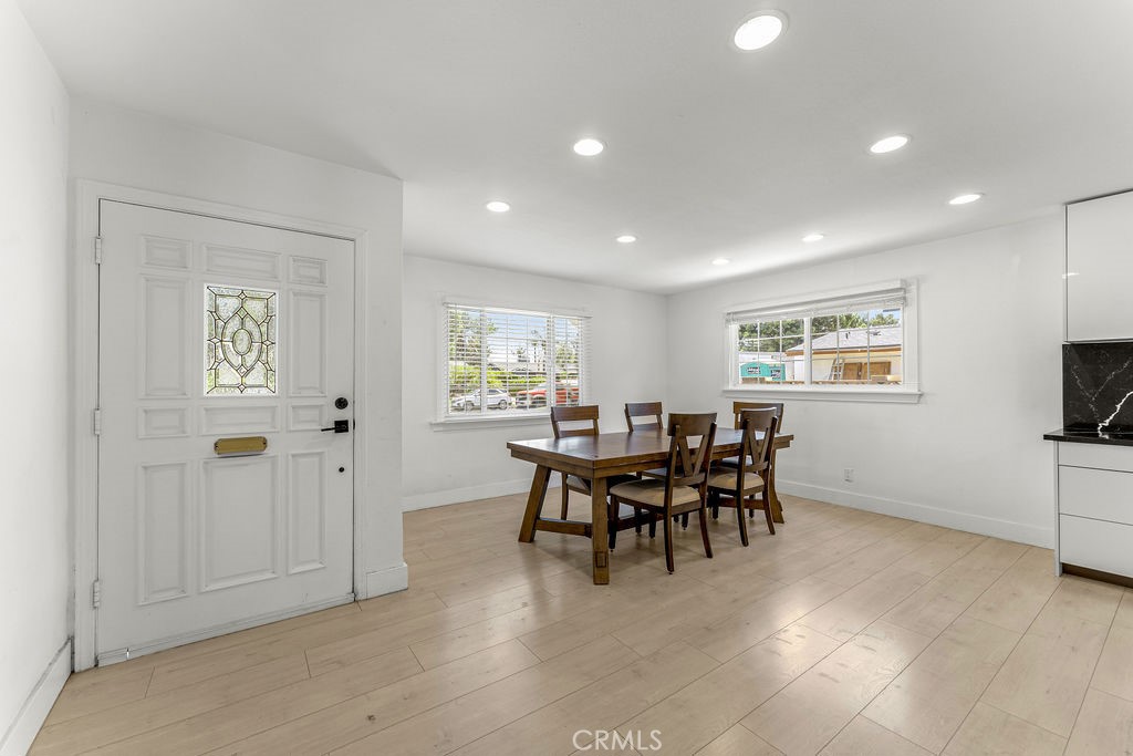 23739 Kittridge Street