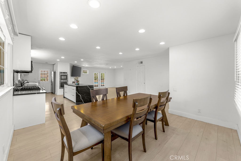 23739 Kittridge Street