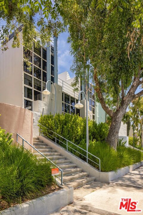 2433 28th Street