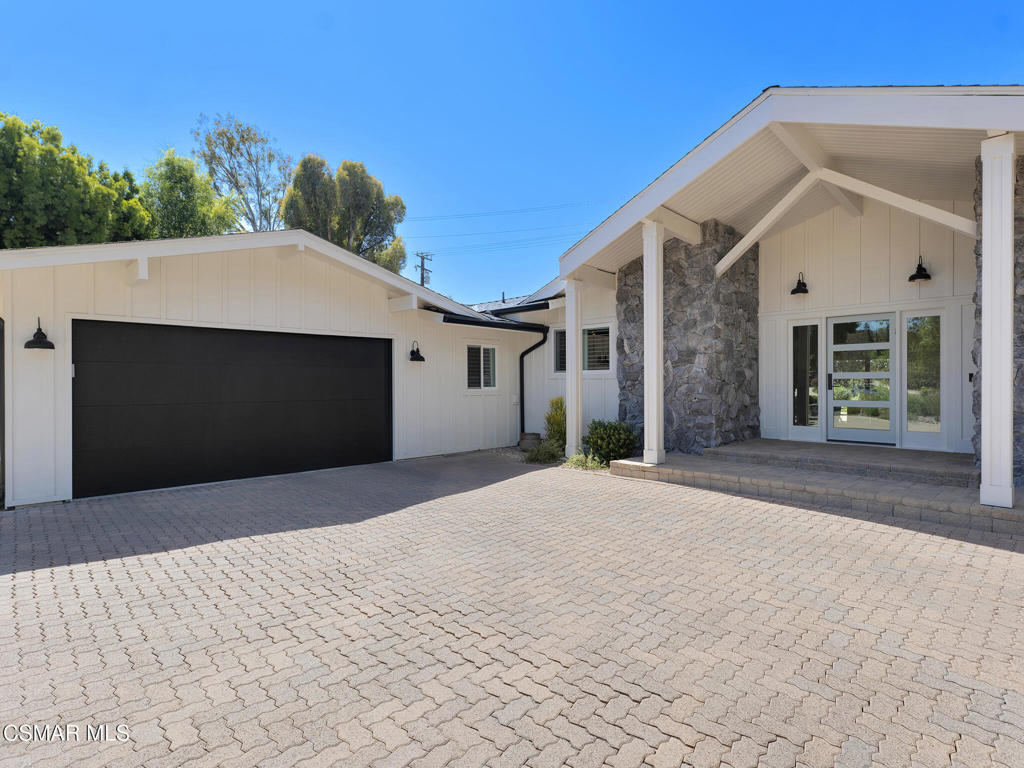1092 La Cresta Drive