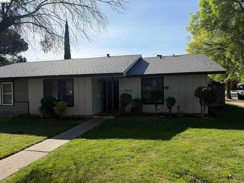 Photo of 6937 sumter quay circle Cir, Stockton, CA 95219 (MLS # 41128427)