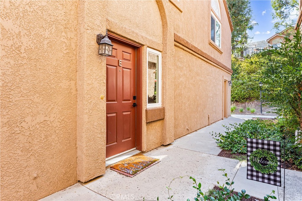 Welcome to this beautifully upgraded two-bedroom, two-bathroom townhome located in the highly sought-after North Chino Hills community. From the moment you step inside, you’ll be greeted by an open and airy layout filled with natural light—ideal for both entertaining guests and relaxing at home.
The chef-inspired kitchen showcases sleek new countertops and flows seamlessly into the spacious family room, anchored by a stunning floor-to-ceiling accent wall with a flush-set fireplace. Elegant touches are found throughout, including marble showers, oil-rubbed bronze fixtures, durable waterproof flooring designed to be both pet-friendly and stylish, and newer double-pane energy-efficient windows to help keep the home quiet and comfortable year-round.
The primary suite offers a spa-like retreat with a frameless glass shower, rainfall fixture, and luxurious marble finishes—your own private escape at the end of the day. Additional highlights include a two-car insulated garage, inviting outdoor patio, and picturesque views of lush greenbelt landscaping for a peaceful backdrop.
One of the biggest advantages of this home is its location within the top-rated Chino Valley Unified School District. Students here benefit from award-winning schools including Hidden Trails Elementary, Canyon Hills Junior High, and Ruben S. Ayala High School—each boasting a 9/10 rating!
Perfectly situated near major freeways, top-rated schools, and countless shopping and dining destinations—including Costco and the Chino Hills lifestyle hub—this home delivers both convenience and sophistication.
Don’t miss the chance to own this move-in-ready gem—where quality upgrades, thoughtful design, and a premier North Chino Hills location come together for the perfect living experience.