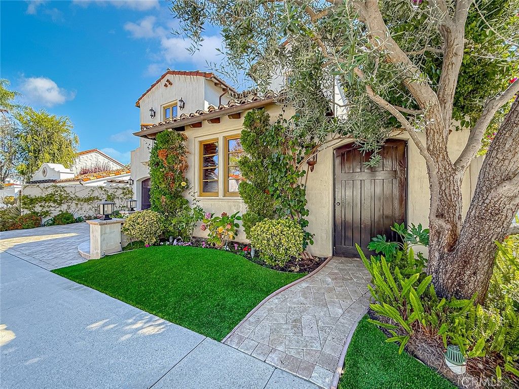 Photo of 3826 Bowsprit Cir, Westlake Village, CA 91361 (MLS # SR25252806)