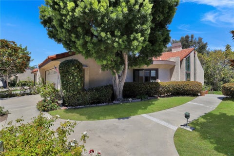 Photo of 19544 Vasile Cir CIR, Huntington Beach, CA 92646 (MLS # OC26181967)