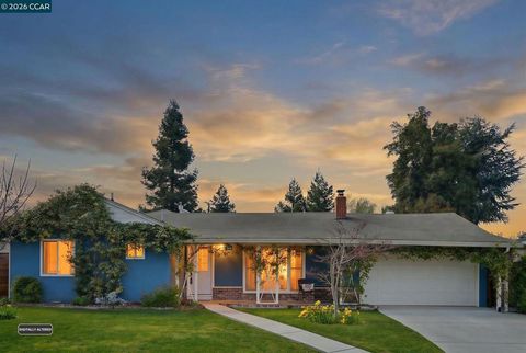 Photo of 2105 Holbrook Drive Dr, Concord, CA 94519 (MLS # 41127198)