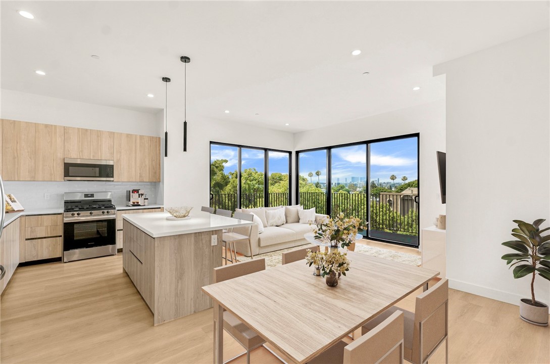 Properties 3 848 N. Hayworth