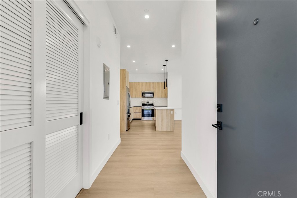 Properties 2 848 N. Hayworth