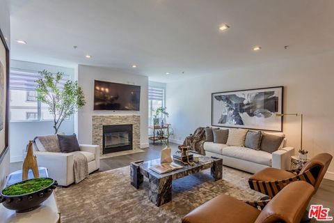Photo of 120 S Crescent Drive #304, Beverly Hills, CA 90212 (MLS # 26681719)