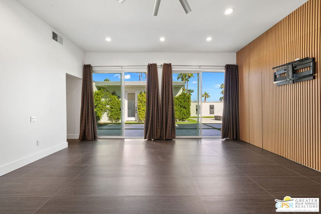 Silver Spur Ranch - Residential Lease