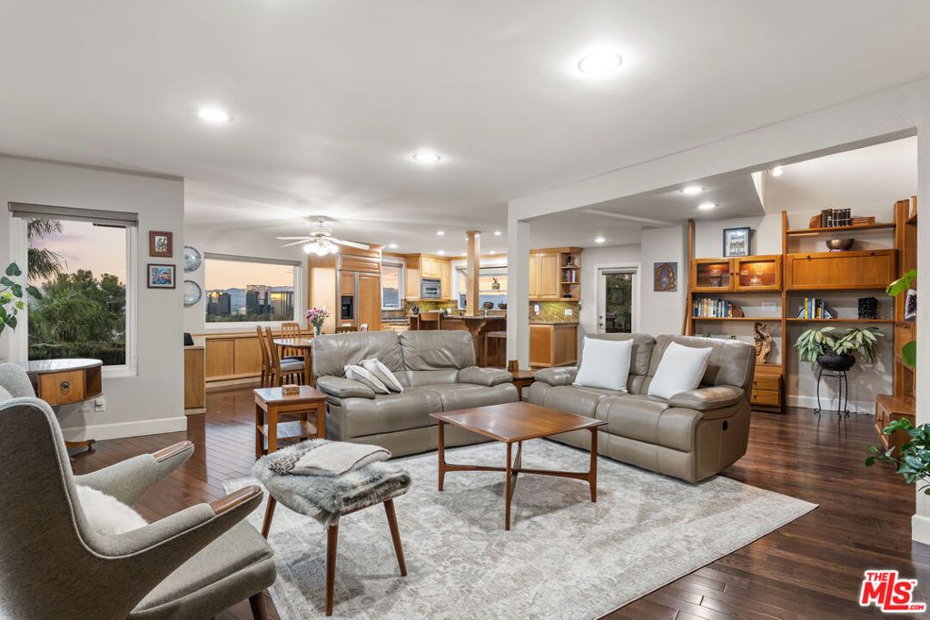Photo of 5335 Medina Road, Woodland Hills, CA 91364 (MLS # 25589351)
