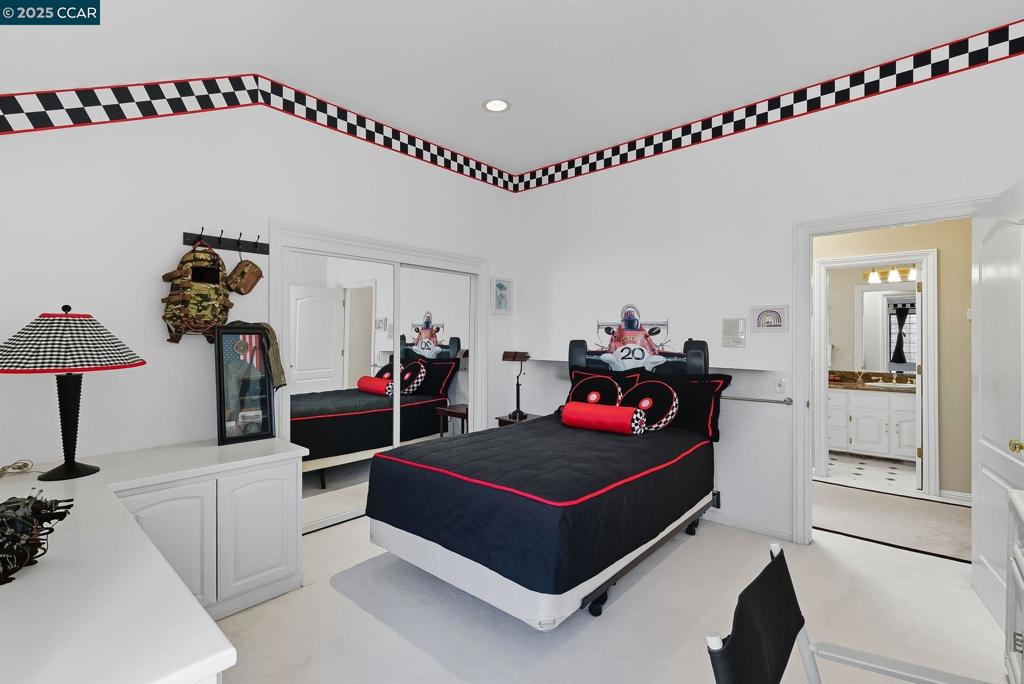 BLACKHAWK C. C. - Residential