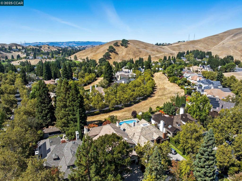 BLACKHAWK C. C. - Residential