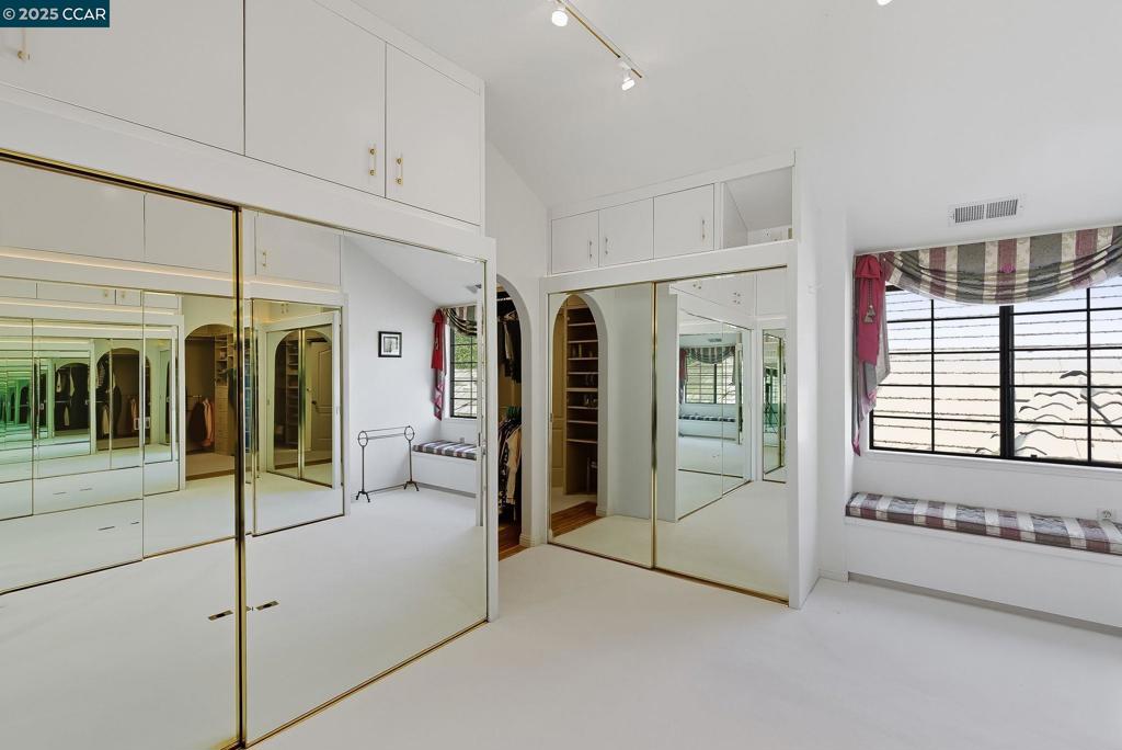 BLACKHAWK C. C. - Residential