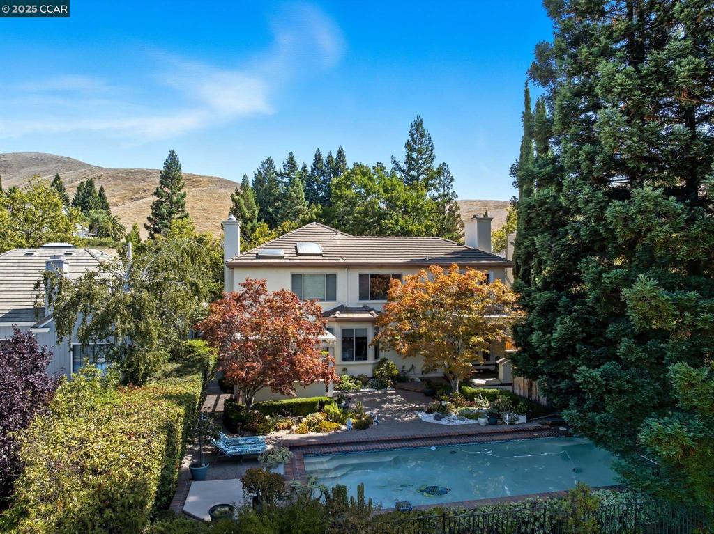 BLACKHAWK C. C. - Residential