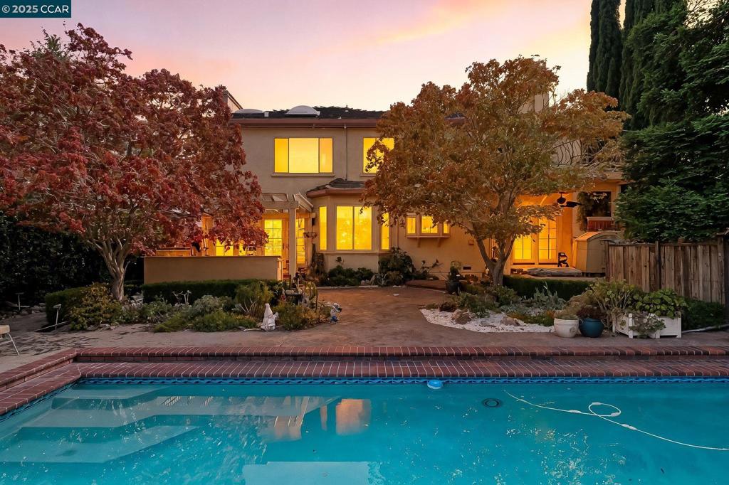 BLACKHAWK C. C. - Residential