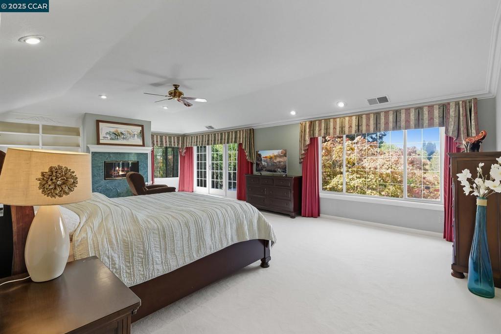 BLACKHAWK C. C. - Residential