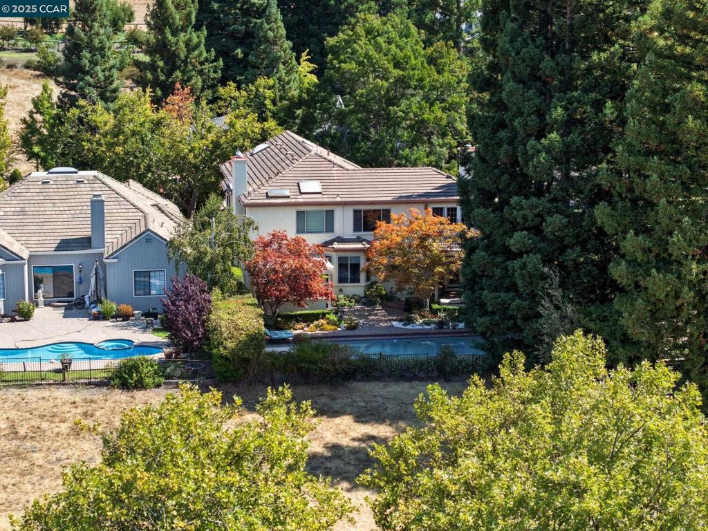 BLACKHAWK C. C. - Residential