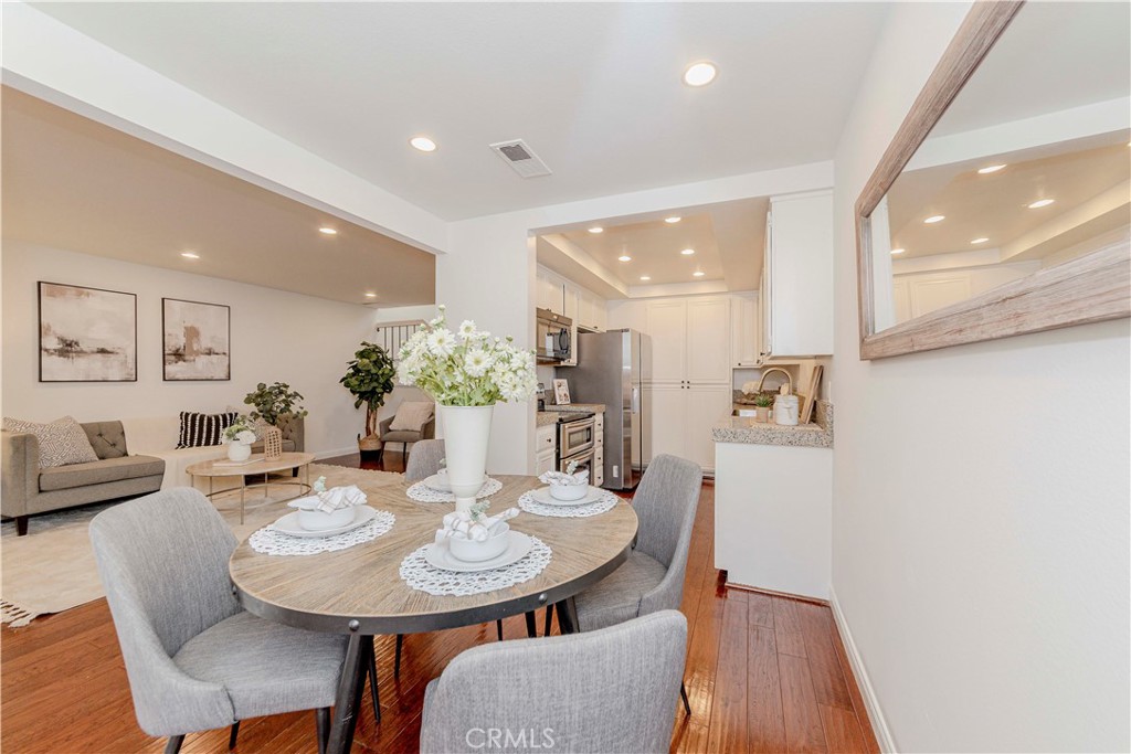 1657 Sherwood Village Circle