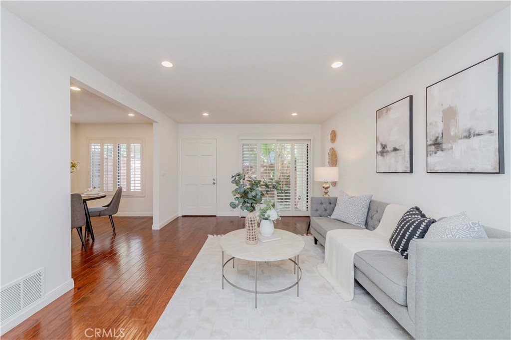 1657 Sherwood Village Circle
