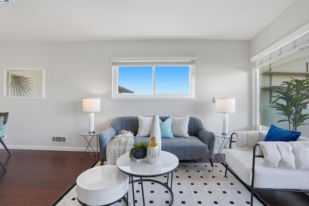 ST. FRANCIS - Residential