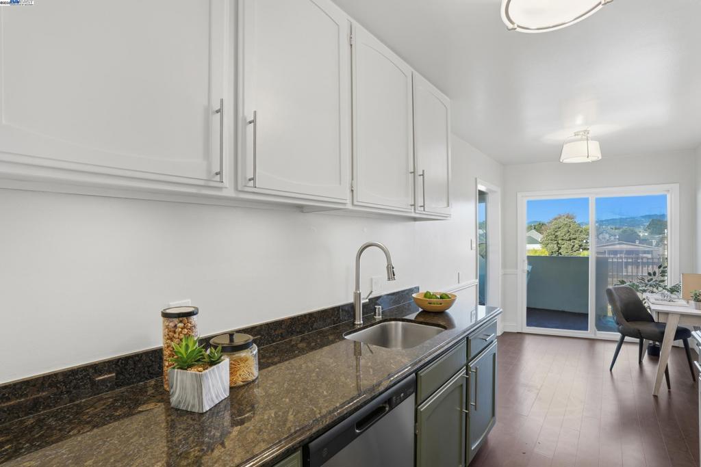 ST. FRANCIS - Residential