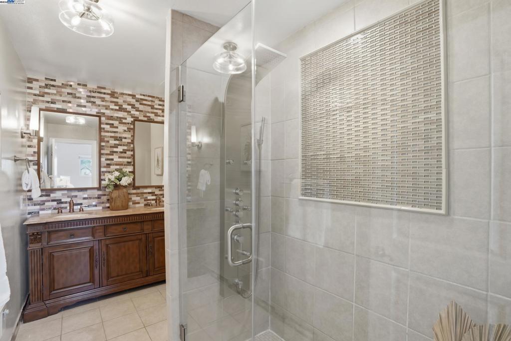 ST. FRANCIS - Residential