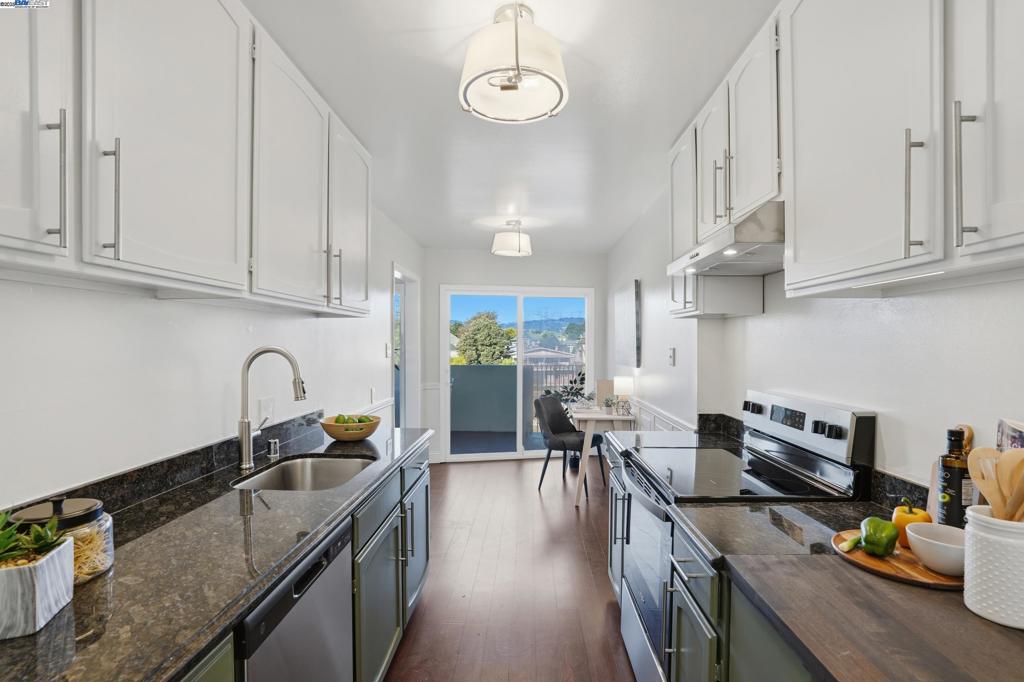 ST. FRANCIS - Residential