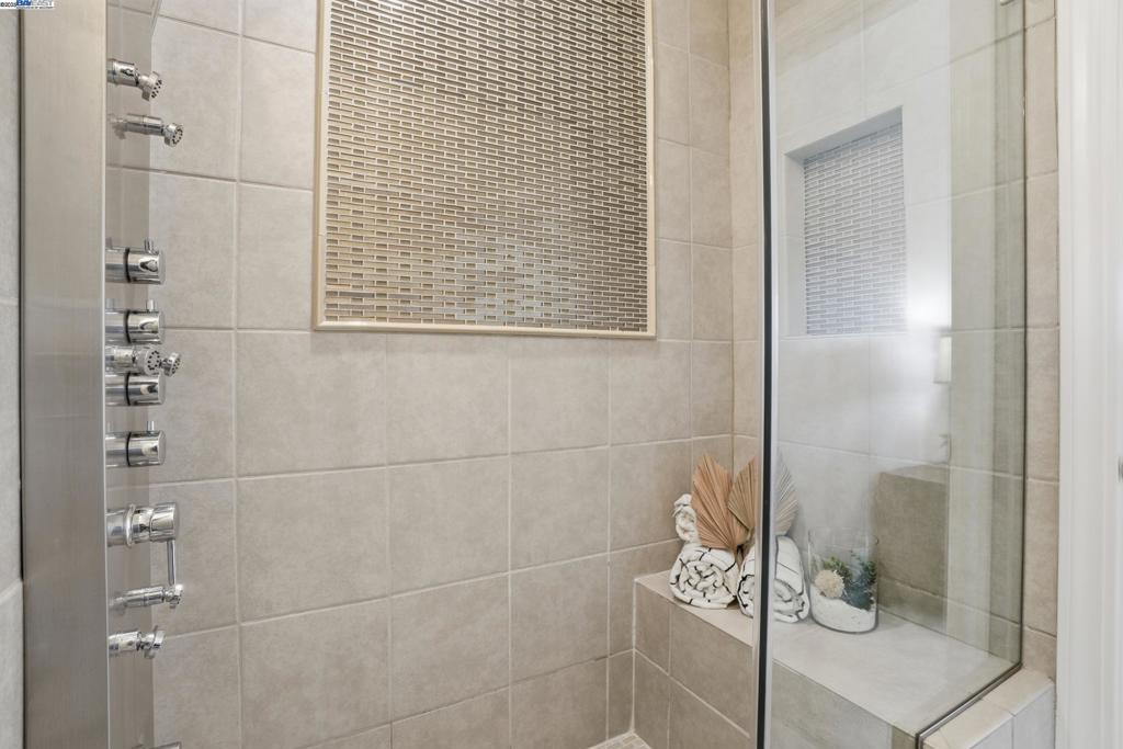 ST. FRANCIS - Residential