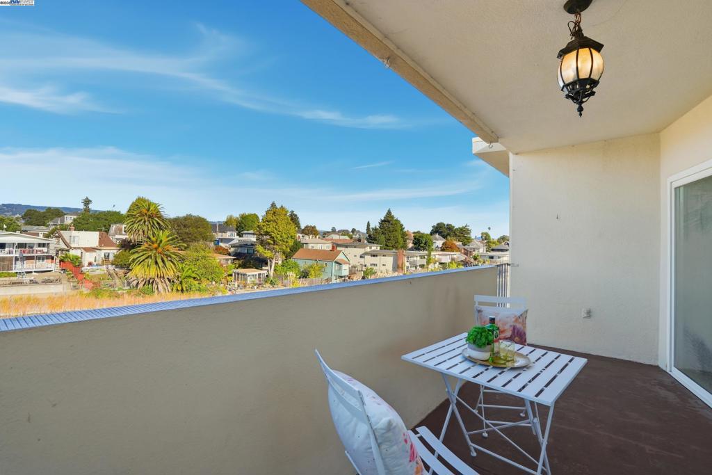 ST. FRANCIS - Residential