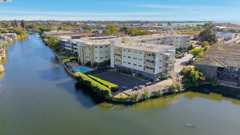 ST. FRANCIS - Residential