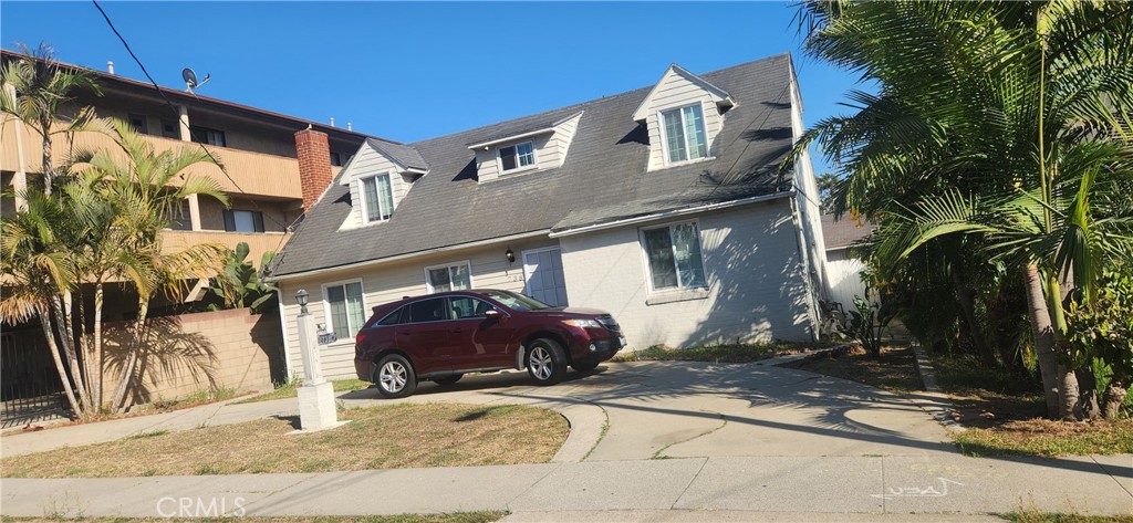 738 Venice Way