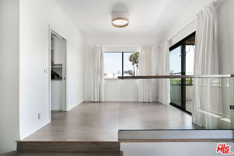 Photo of 817 10th Street #205, Santa Monica, CA 90403 (MLS # 26639639)