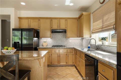 Photo of 30511 Corsica Pl, Castaic, CA 91384 (MLS # CV26112958)