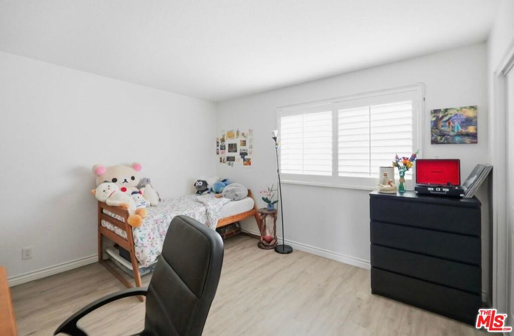 1335 Newport Avenue 202