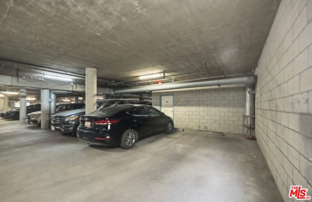 1335 Newport Avenue 202