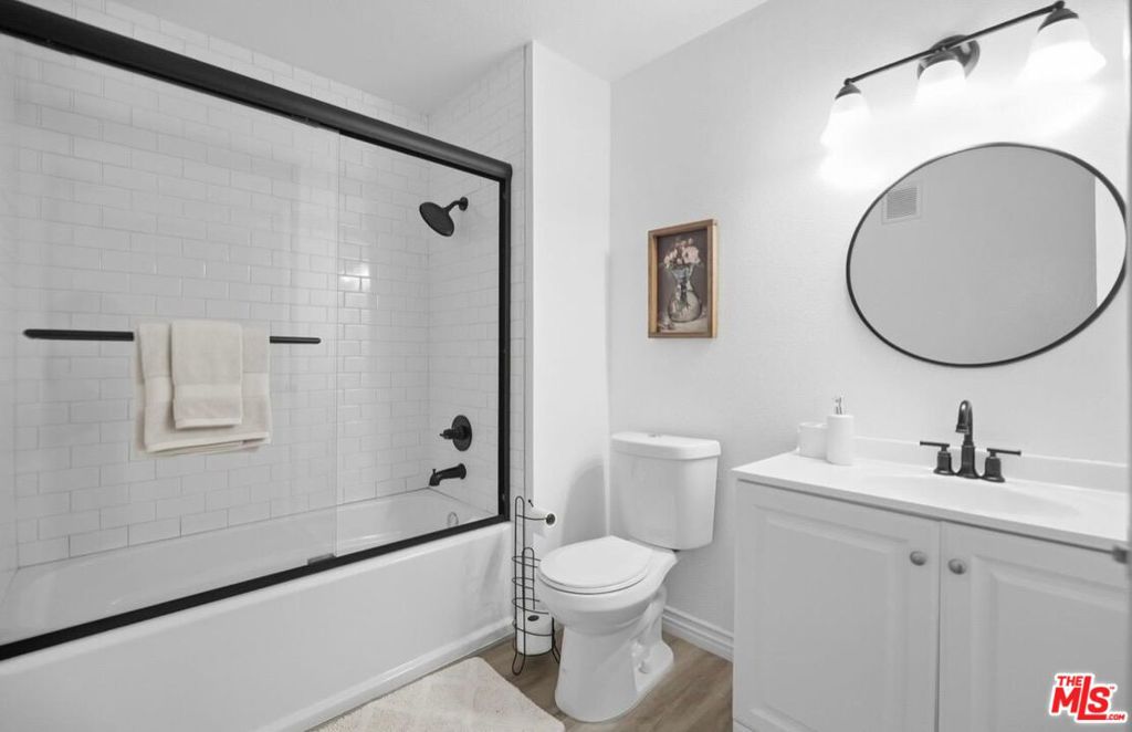 1335 Newport Avenue 202