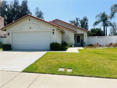 Photo of 29225 Parkcrest Ln, Highland, CA 92346 (MLS # SW26094990)