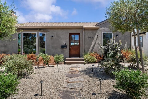 Photo of 8006 Vicksburg AVE, Los Angeles, CA 90045 (MLS # CV26189736)