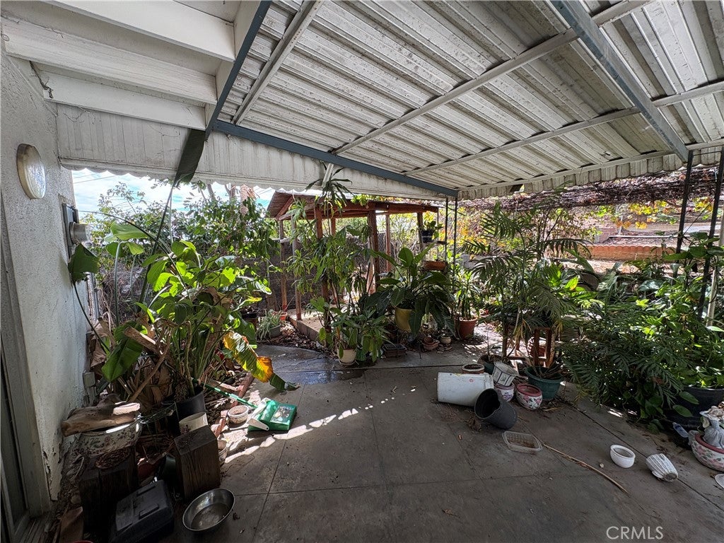 819 Perry Avenue