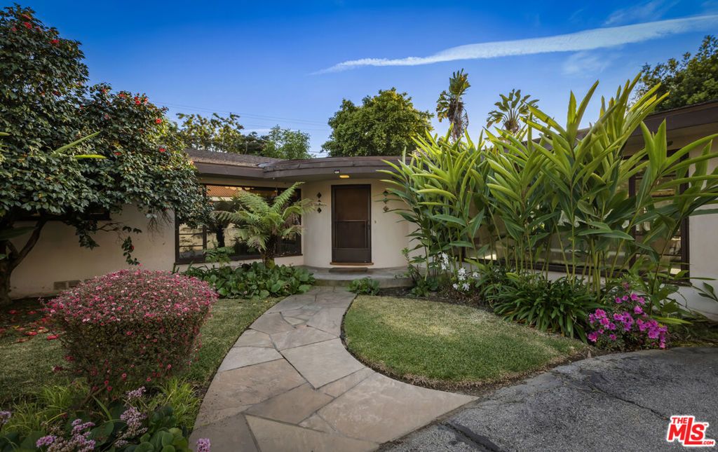 Photo of 2334 S 3rd Avenue, Arcadia, CA 91006 (MLS # 26657843)