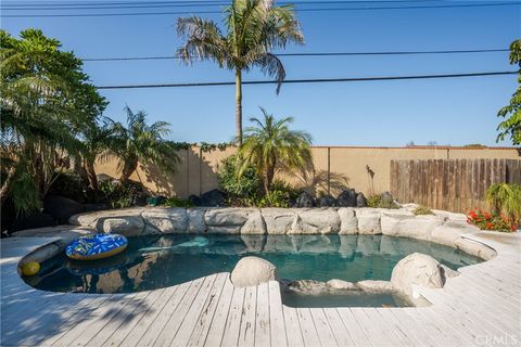 4811 Myra Cypress CA 90630