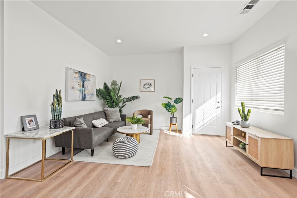 128 S Citrus Avenue A