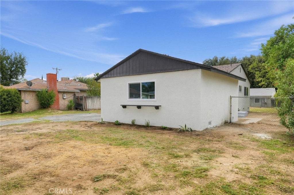 1585 W 16th Street