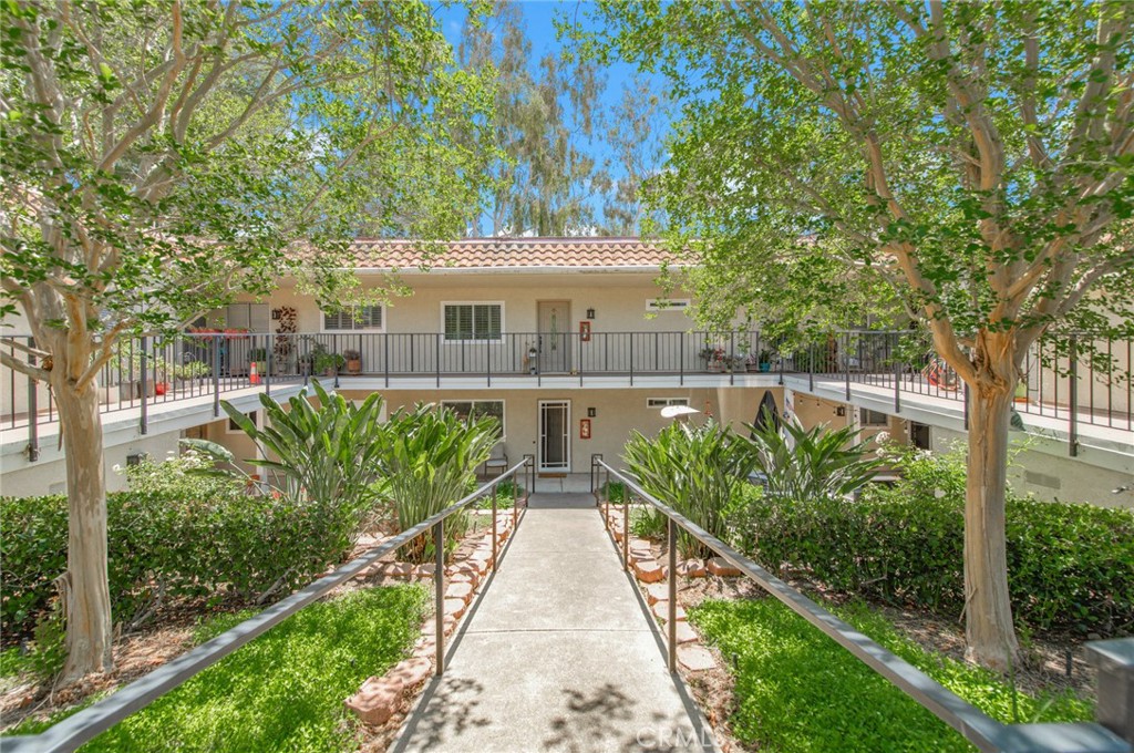 5529 Via La Mesa A